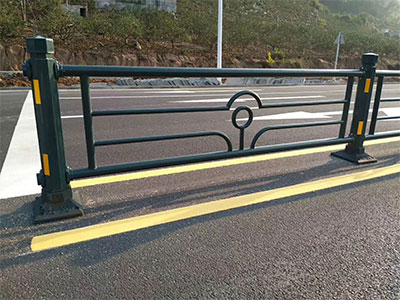 交通护栏