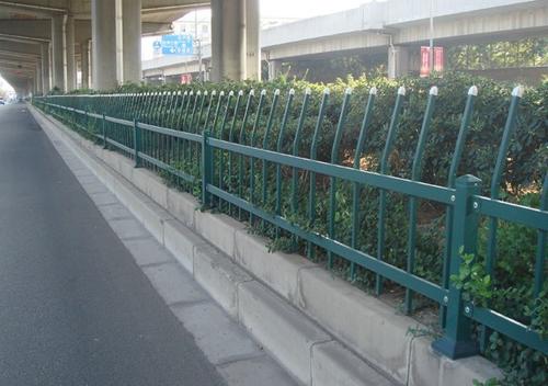 折弯草坪围栏
